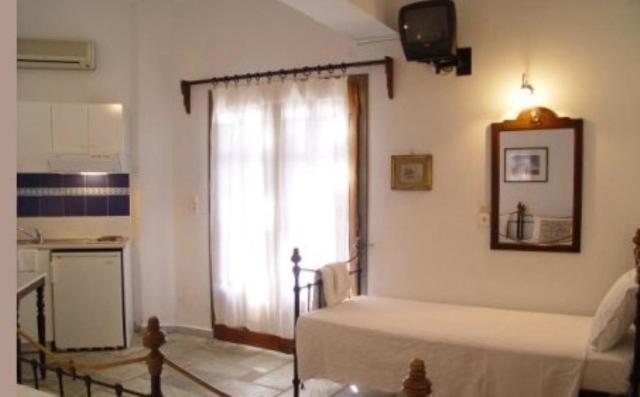 Pleoussa Studio And Apartments Skopelos Town Quarto foto