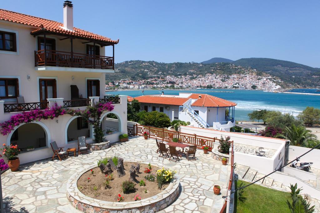 Pleoussa Studio And Apartments Skopelos Town Exterior foto