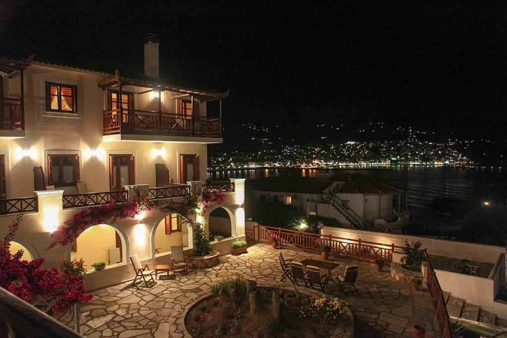 Pleoussa Studio And Apartments Skopelos Town Exterior foto