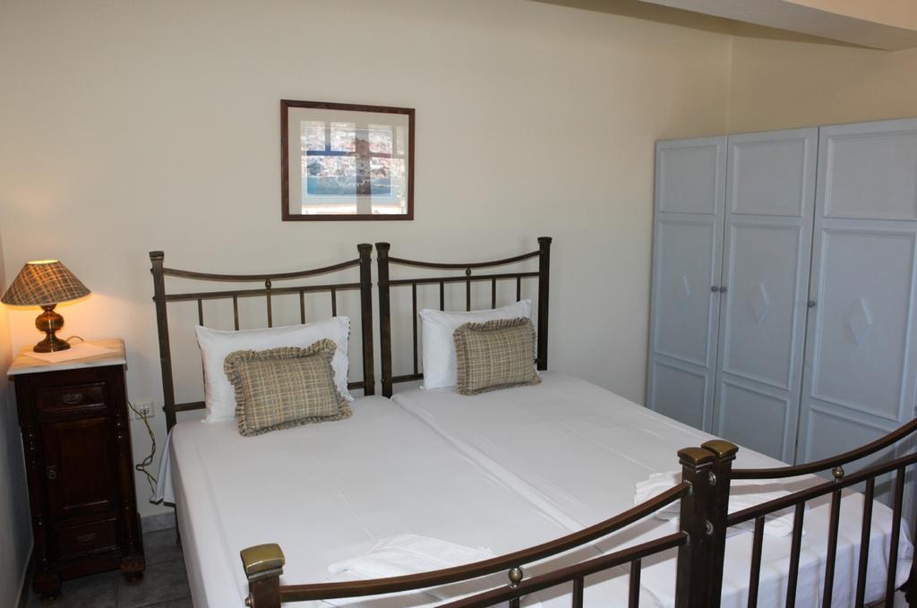 Pleoussa Studio And Apartments Skopelos Town Exterior foto