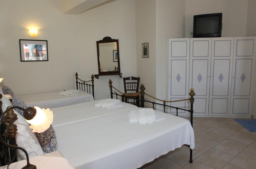 Pleoussa Studio And Apartments Skopelos Town Exterior foto