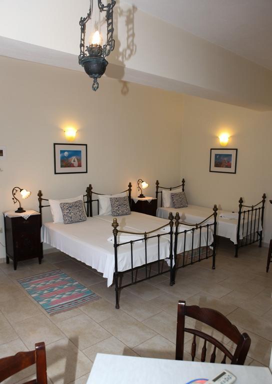 Pleoussa Studio And Apartments Skopelos Town Exterior foto
